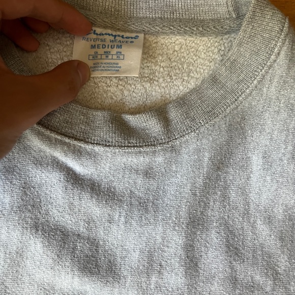 Champion and Nike Vintage Clothing for Cheap! - Picture 5 of 8